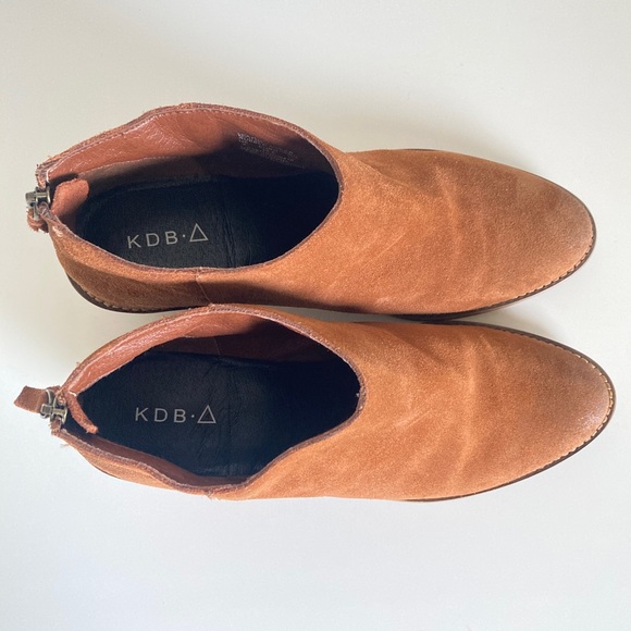 Kelsie Dagger BK KDB Tan Suede Ankle Boot Booties Size 9 - Picture 6 of 12